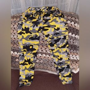Comfy yellow, grey, & black camouflage sweats